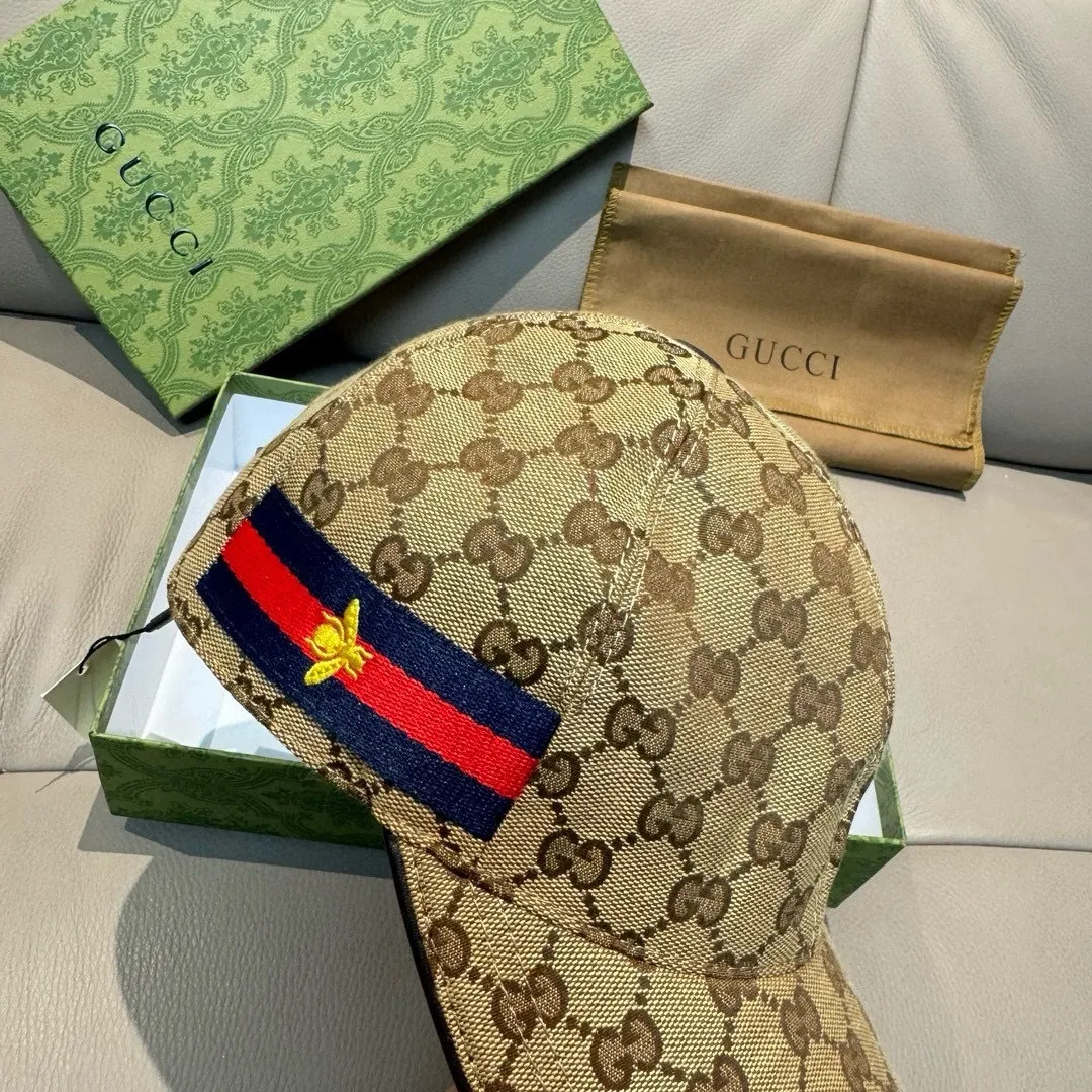 p90 ten thousand year classic model shipped!   , Gucci (Gucci) classic original baseball cap, bee webbing, 1:1 mold opening and customization at the counter, the highest version, original canvas + first-layer cowhide, pure cotton lining, light and breathable! Photographed in real life, suitable for men and women in all seasons, basic head circumference 56cm, adjustable patches.