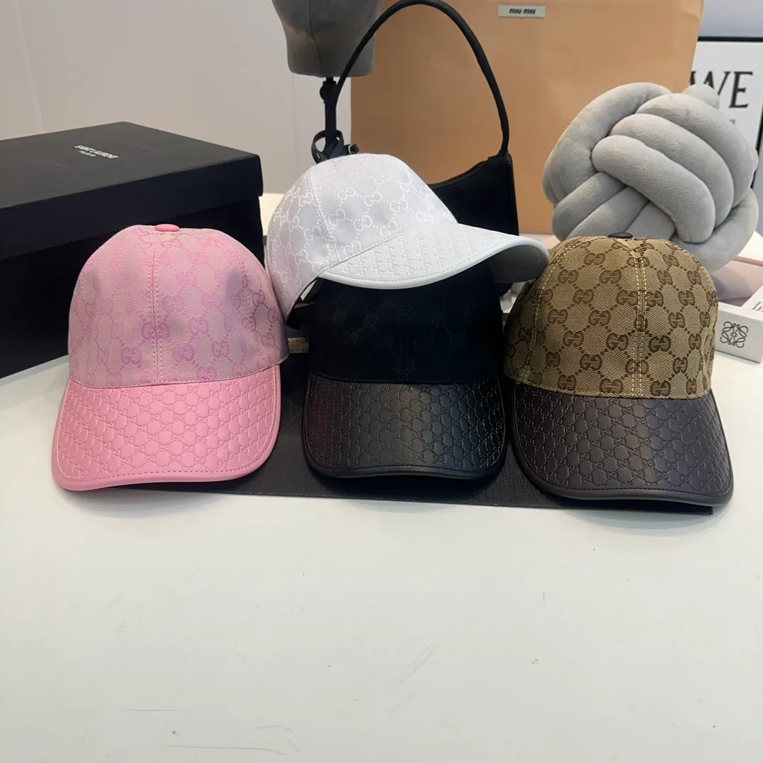 P90 Gucci (Gucci) classic original baseball cap, small double G cowhide stitching, 1:1 mold customization, excellent quality! The brim is embossed with first-layer cowhide, the quality is excellent! The basic head circumference is 56cm, the patch is adjustable, the original version is shipped in two colors from the counter, a hot seller!