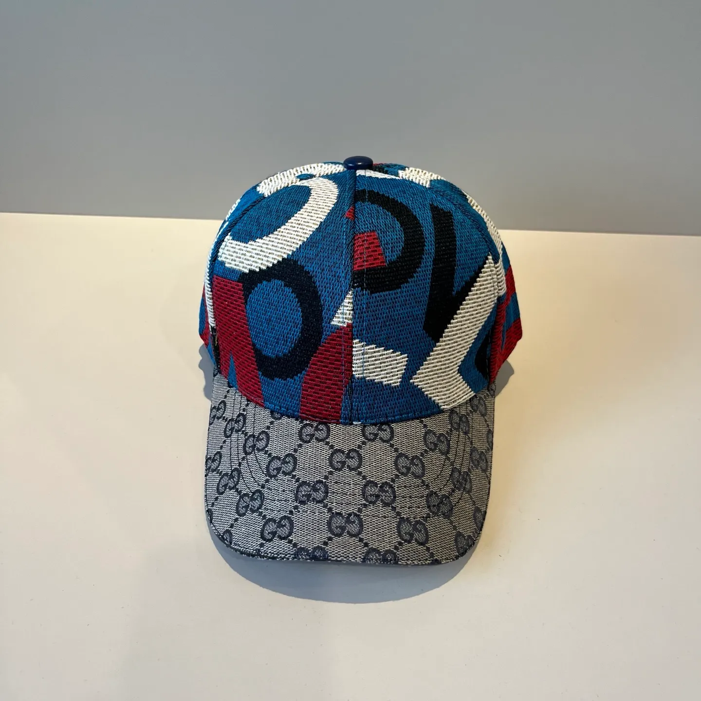 P60 Gucci Baseball Cap♥️GUCCI🧢New product from the official website, baseball cap, original quality, very popular 🔥🎩 The craftsmanship is very exquisite, high-end and classy! Low-key luxury, easy to carry! Running volume!