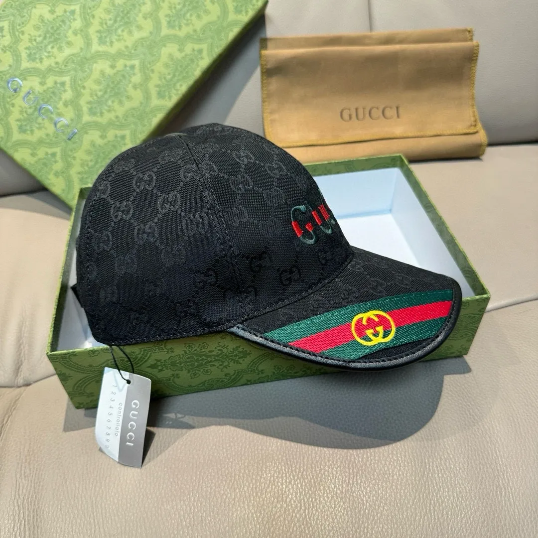 ,, Gucci (Gucci) new original single baseball cap, double G webbing. 1:1 mold customization, heavy embroidery, details comparable to those at counters, original canvas fabric + first layer cowhide, excellent quality! The first choice for handsome men and beautiful women, fashionable and versatile. The basic head circumference is 56cm, and the patch is adjustable.