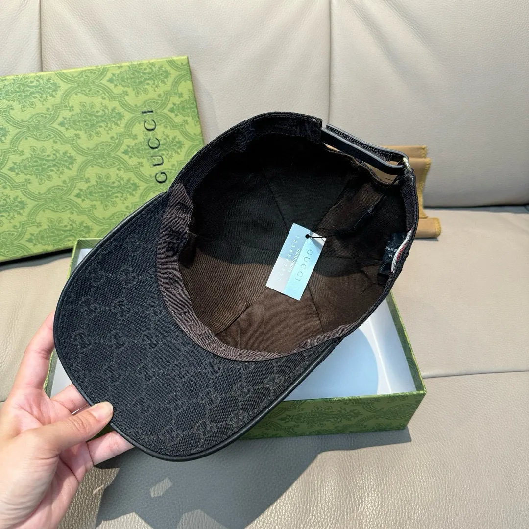 p90 ten thousand year classic model shipped!   , Gucci (Gucci) classic original baseball cap 😍😍 1:1 mold opening and customization at the counter, the highest version, original canvas fabric + first layer of cowhide, light and breathable! Photographed in real life, suitable for men and women in all seasons, basic head circumference 56cm, adjustable patches.