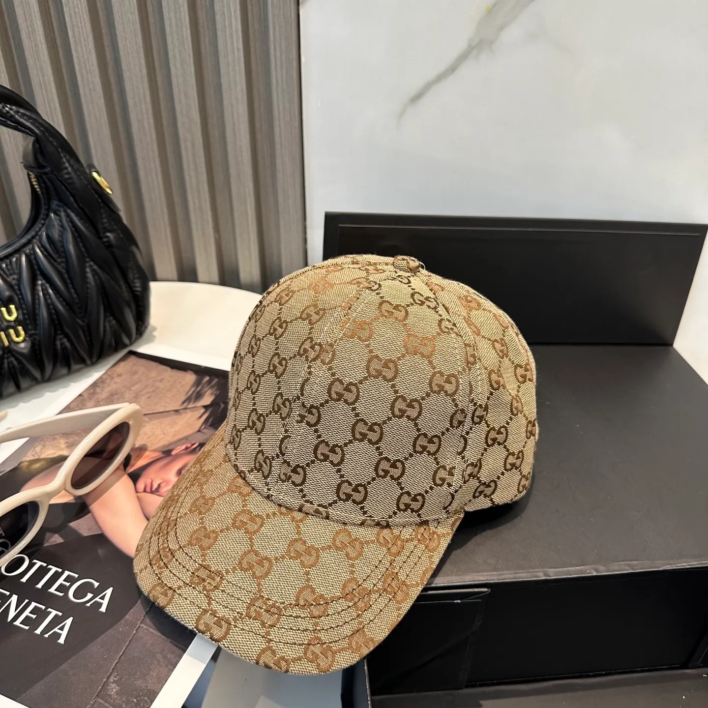 P60💰Gucci Baseball Cap♥️GUCCI🧢Official new product, baseball cap, original quality, hot arrival 🔥🎩 The craftsmanship is very exquisite, high-end and classy! Low-key luxury, easy to carry! Running volume!