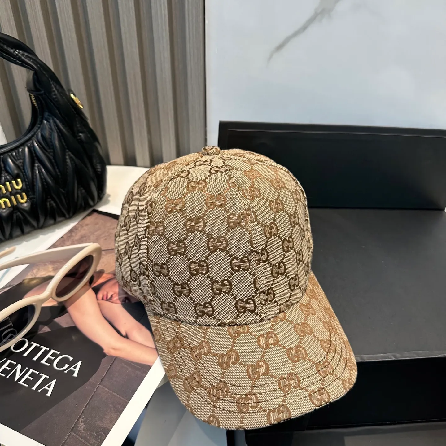 P60💰Gucci Baseball Cap♥️GUCCI🧢Official new product, baseball cap, original quality, hot arrival 🔥🎩 The craftsmanship is very exquisite, high-end and classy! Low-key luxury, easy to carry! Running volume!