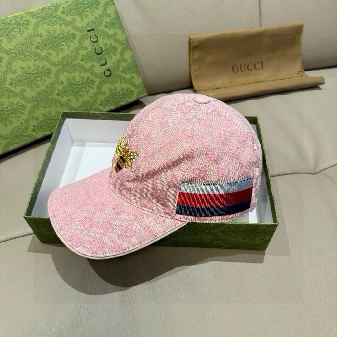 p90, Gucci (Gucci) original baseball cap, little bee embroidery, 1:1 mold customization, heavy embroidery, details comparable to counters, original canvas + first-layer cowhide, pure cotton lining, great quality! The first choice for handsome men and beautiful women, fashionable and versatile. Basic head circumference 56, adjustable patch