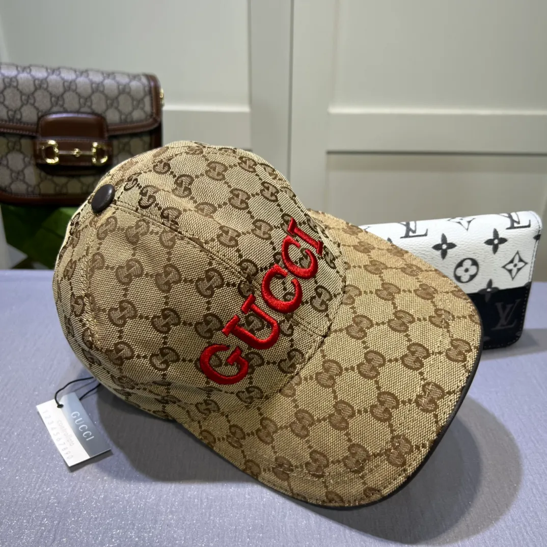 P80💰Gucci (Gucci) classic original baseball cap, double G denim jacquard, retro design, 1:1 mold customization at the counter! Original denim fabric + first-layer cowhide, light and breathable! Actual photo, suitable for men and women, basic head circumference 56cm, adjustable patch.