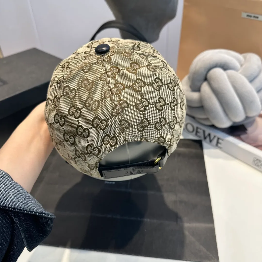 P60 Gucci (Gucci) classic original baseball cap😍Customized with 1:1 mold opening at the counter, the highest version, the original canvas is light and breathable! Photographed in real life, suitable for men and women in all seasons, basic head circumference 56cm, adjustable patches.