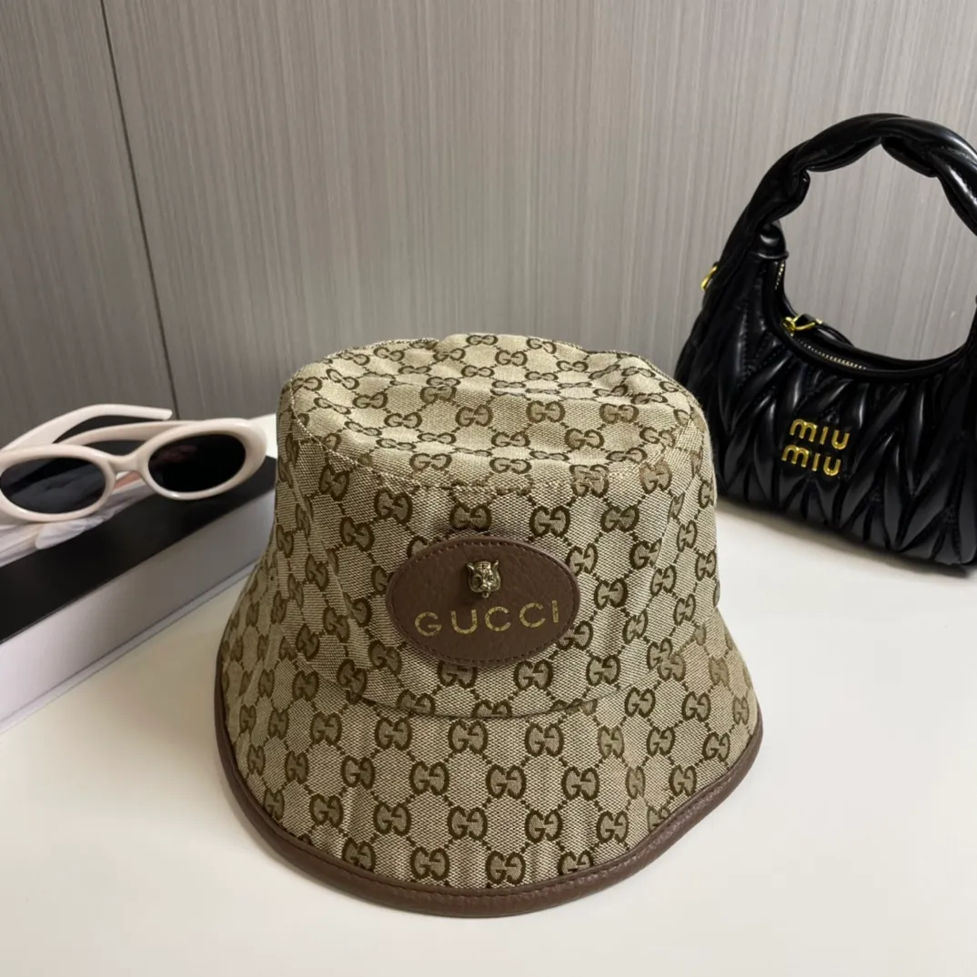 P56 original quality GUCCI Gucci bucket hat 👒 The new official website Gucci bucket hat is coming. The craftsmanship is very exquisite, the high-end atmosphere is high-end! Low-key luxury, easy to carry! Running volume!