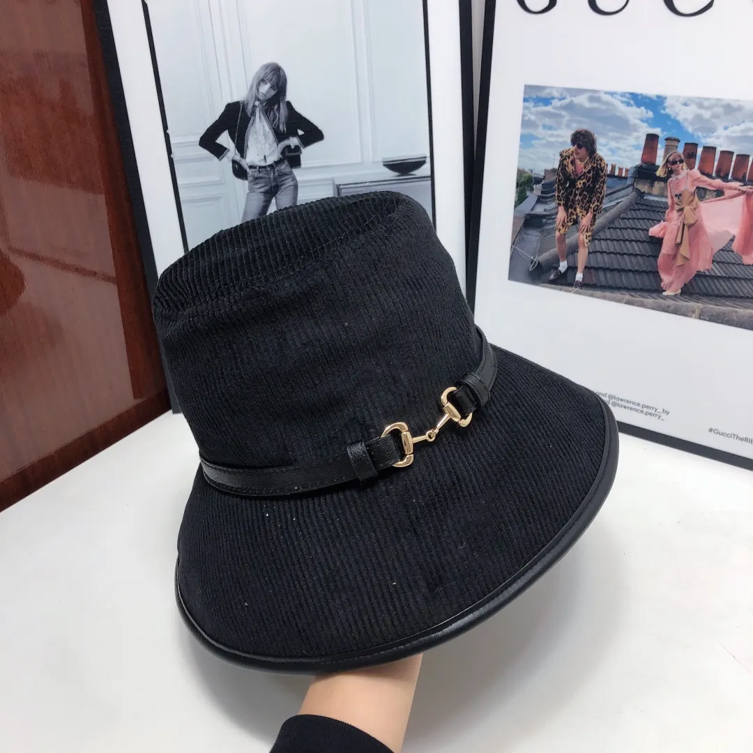 💰90 Gucci's new corduroy series bucket hat is very suitable for today's hats. It is a must-have for any outfit~ Retro and fashionable, the special color will instantly kill everyone. Keep it for yourself🔥🔥🔥
