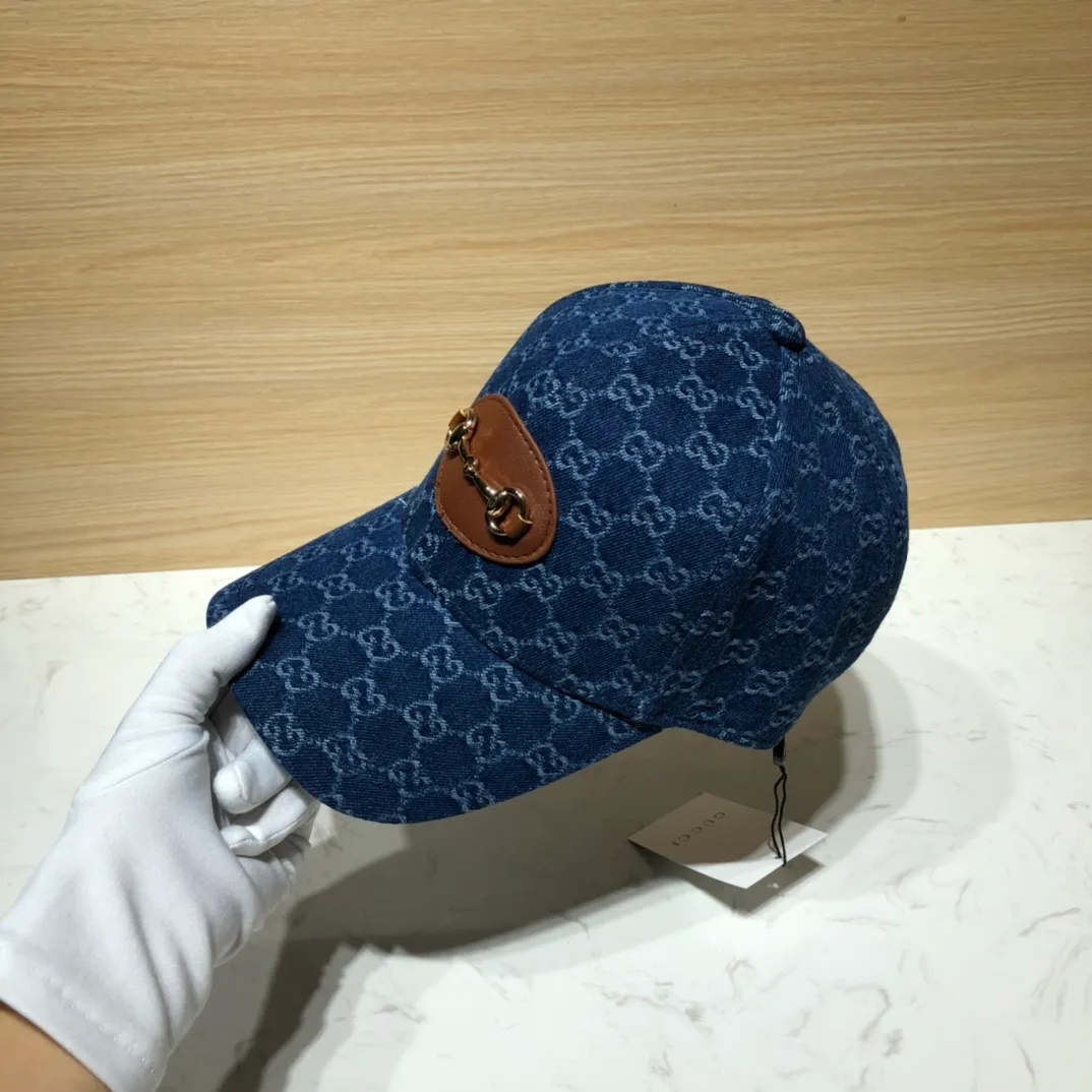 💰80 Gucci Baseball Cap GUCCI Baseball Cap 🧢New Gucci Baseball Cap from the official website, original order quality is very popular 🔥🎩 The craftsmanship is very exquisite, high-end and classy! Low-key luxury, easy to carry!