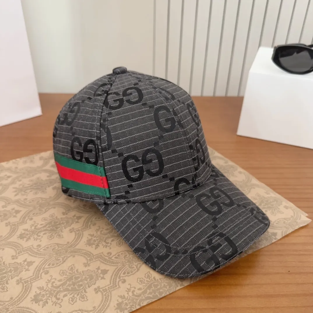 💰54 GUCCI 2025 new simple embroidered baseball cap at the counter, very trendy! Casual and sports style, classic production, super easy to match!