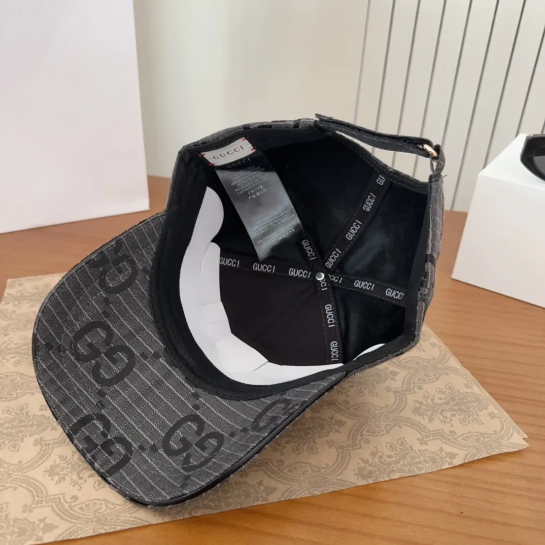 💰54 GUCCI 2025 new simple embroidered baseball cap at the counter, very trendy! Casual and sports style, classic production, super easy to match!