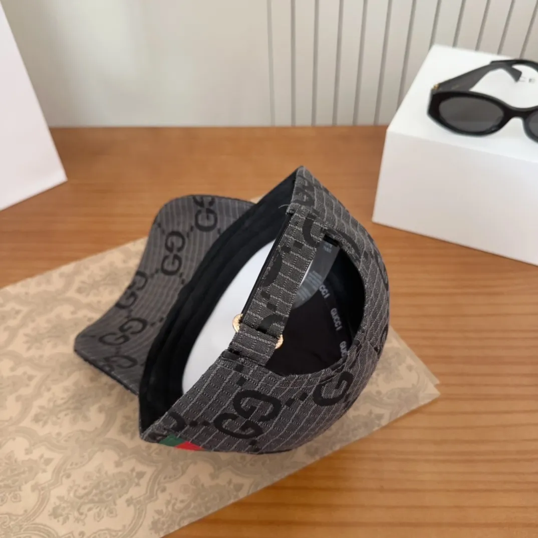 💰54 GUCCI 2025 new simple embroidered baseball cap at the counter, very trendy! Casual and sports style, classic production, super easy to match!