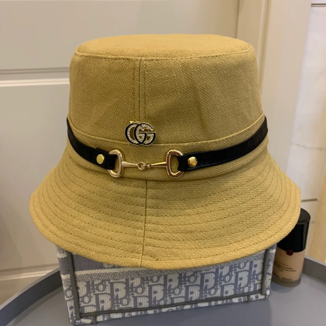 p90 GUCCI Gucci fisherman hat, the original quality is very popular, the craftsmanship is very exquisite, the high-end atmosphere is high-end! Low-key luxury, easy to carry! Running volume!