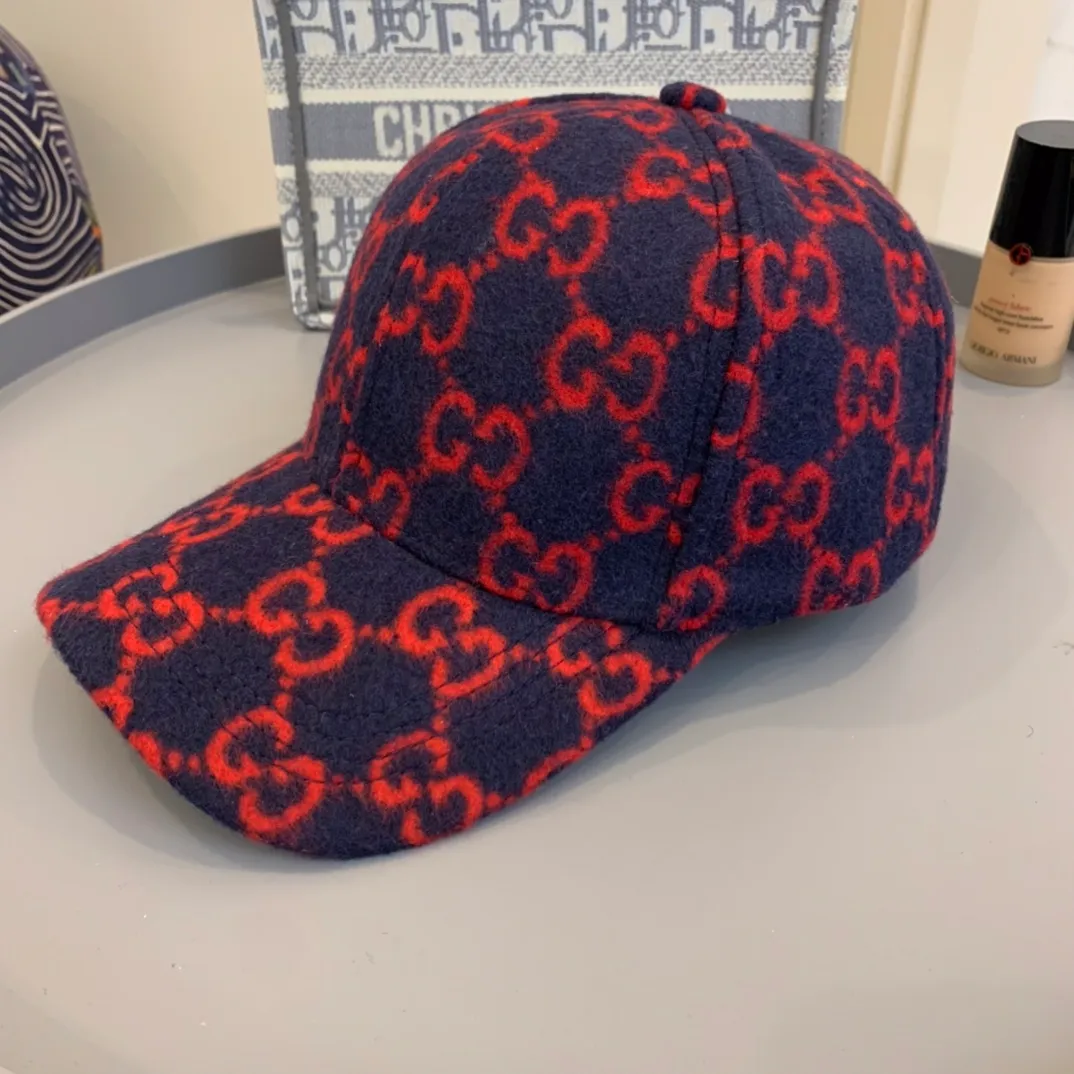 P110 Gucci classic original baseball cap, great quality! , the quality is excellent! Basic head circumference 56, best-selling model!