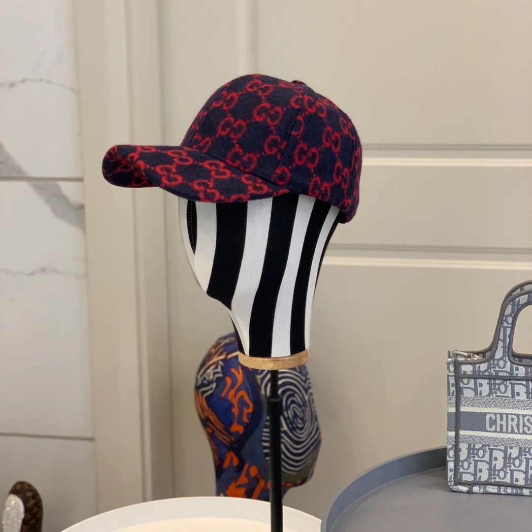 P110 Gucci classic original baseball cap, great quality! , the quality is excellent! Basic head circumference 56, best-selling model!
