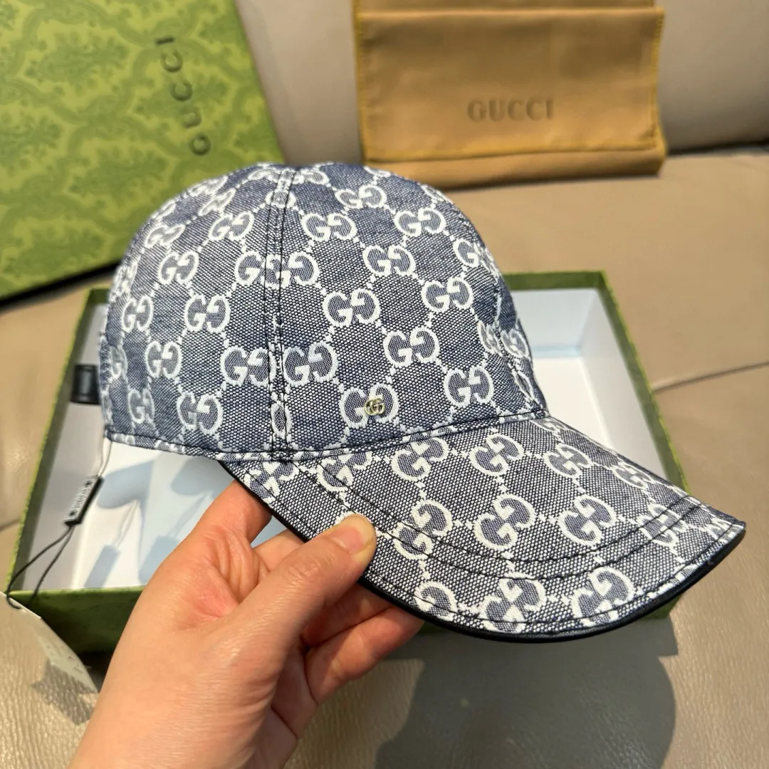 P90., Gucci (Gucci) new original baseball cap, metal small double G, the latest model at the counter, 1:1 mold customization, genuine mold hardware, original canvas fabric + first-layer cowhide, original quality! The quality is great, the basic head circumference is 56cm, and the patch is adjustable.