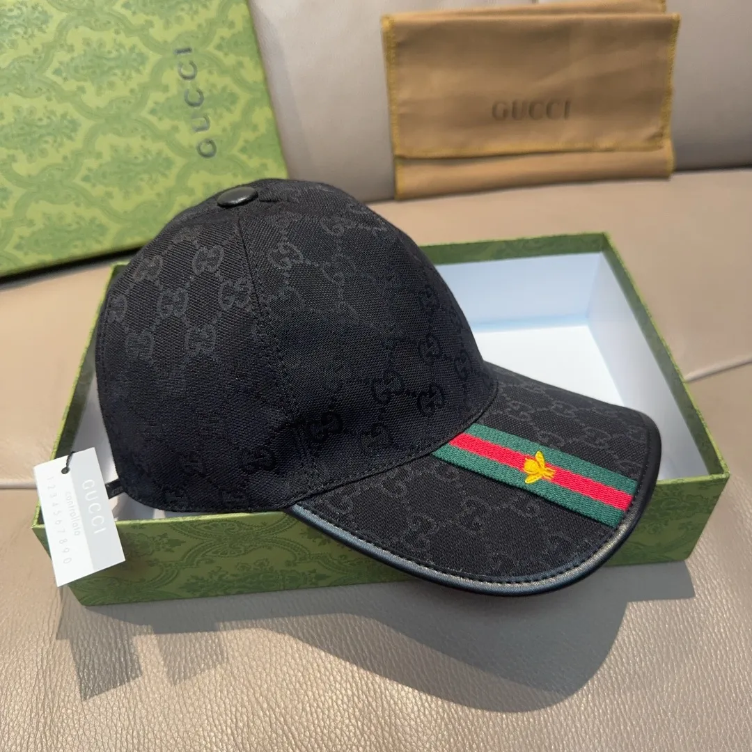 p90, Gucci's latest original baseball cap, bee webbing. 1:1 mold opening and customization at the counter, the highest version, original canvas fabric + first-layer cowhide, light and breathable! Photographed in real life, suitable for men and women in all seasons, basic head circumference 56cm, adjustable patches.