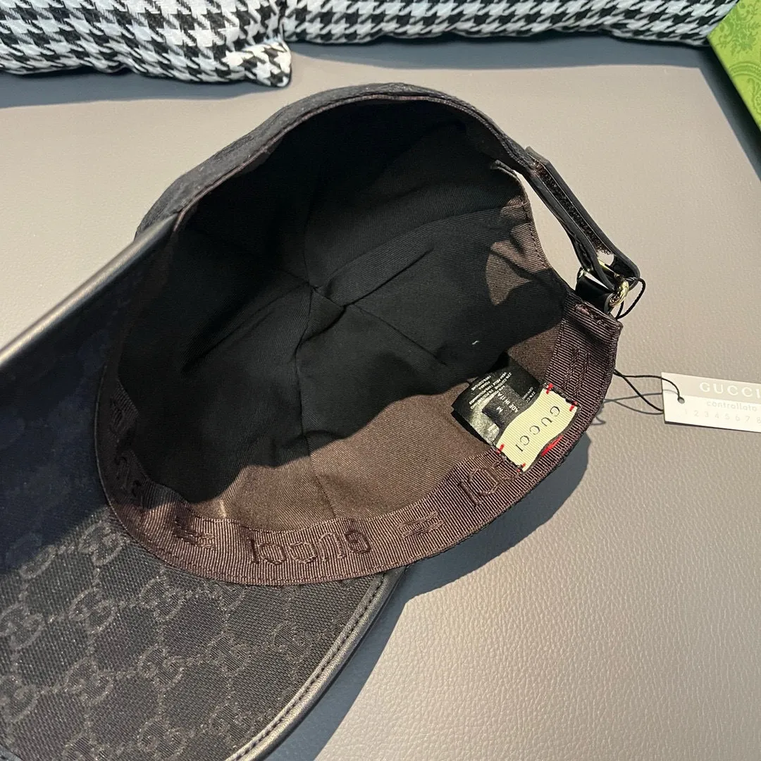 p90., Gucci (Gucci) classic original baseball cap, vertical small webbing, 1:1 mold customization, original canvas + first-layer cowhide, genuine leather edging, handsome and fashionable, popular purchasing agency, versatile style for men and women, great quality! The basic head circumference is 56cm, and the patch is adjustable.