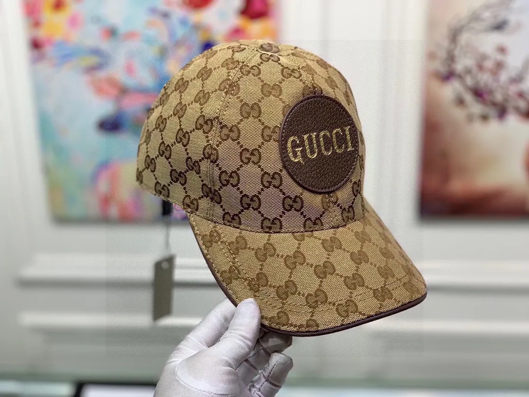 🉐100, Gucci (Gucci) new original baseball cap, the latest model at the counter, 1:1 mold customization, genuine mold opening, original canvas fabric + first layer of cowhide, original quality! The quality is great, the basic head circumference is 56cm, and the patch is adjustable.