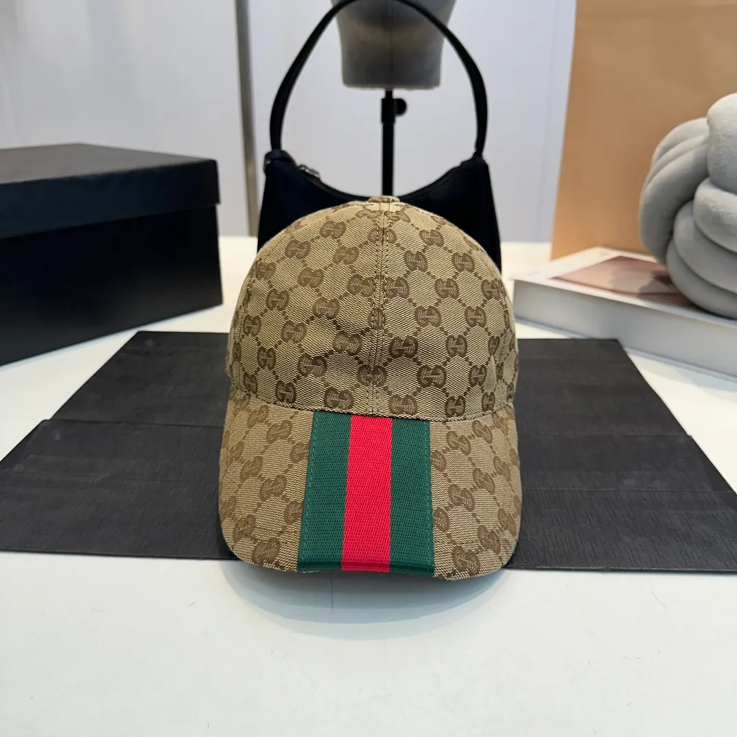 P90 Gucci (Gucci) classic original baseball cap, logo webbing counter 1:1 mold customization, the highest version, original canvas + first layer of cowhide, pure cotton lining, light and breathable! Actual shot, suitable for men and women in all seasons, basic head circumference 56cm, adjustable patches
