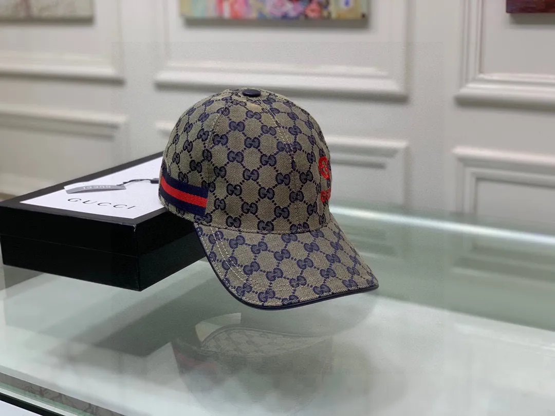 🉐️900,000-year-old classic model shipped!  , Gucci (Gucci) classic original baseball cap😍😍gucci small embroidery, 1:1 mold opening and customization at the counter, the highest version, original canvas fabric + first layer of cowhide, pure cotton lining, light and breathable! Photographed in real life, suitable for men and women in all seasons, basic head circumference 56cm, adjustable patches.