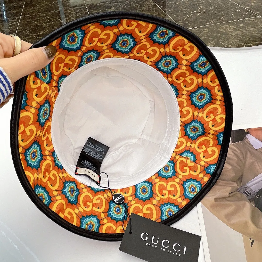 P90 with dust bag Gucci bucket hat GUCCI bucket hat 🧢 New product from the official website, baseball cap, original order quality hot arrival 🔥🎩 The craftsmanship is very exquisite, high-end and classy! Low-key luxury, easy to carry! Running volume!