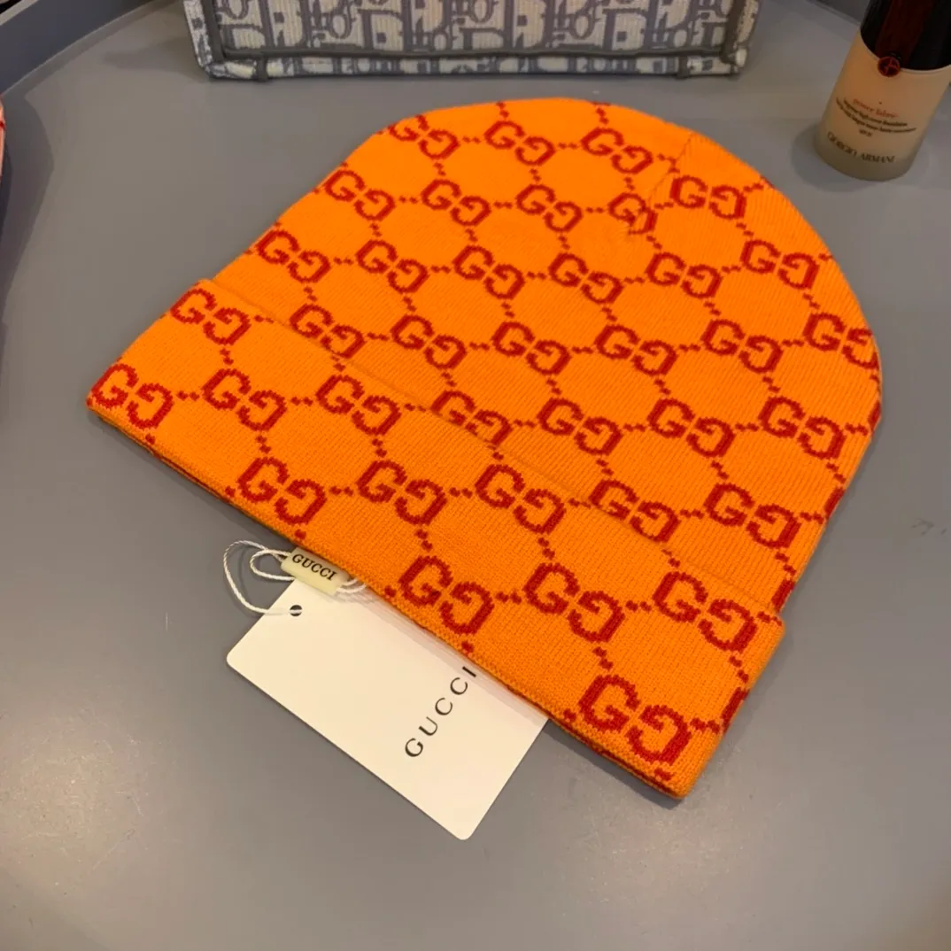 P100 GUCCI wool beanie, high-quality customized wool, cool punk style and super cool fashion street style! Material: 100% cotton Head circumference: 55-58 cm