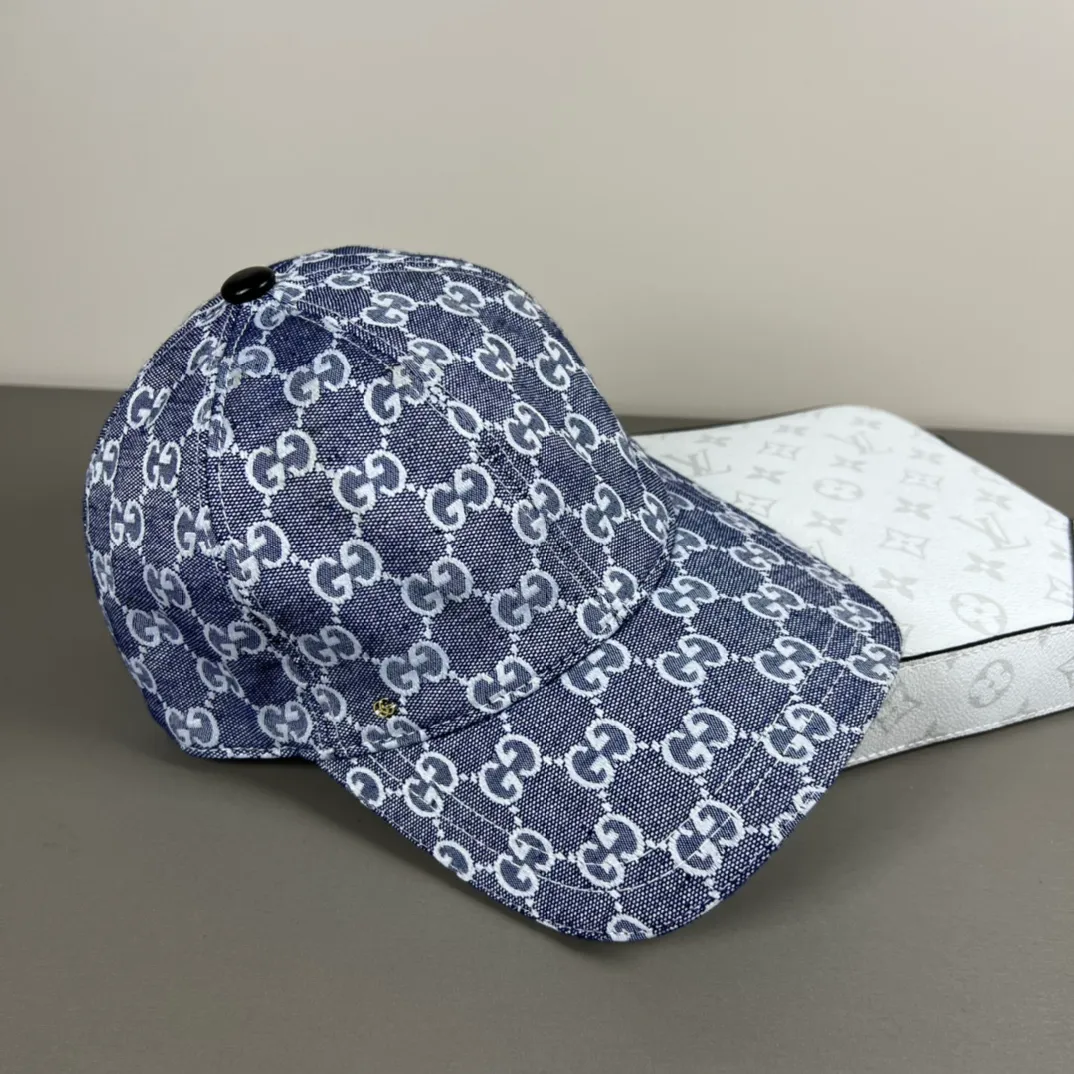 P60💰Gucci Baseball Cap♥️GUCCI🧢Official new product, baseball cap, original quality, hot arrival 🔥🎩 The craftsmanship is very exquisite, high-end and classy! Low-key luxury, easy to carry! Running volume!