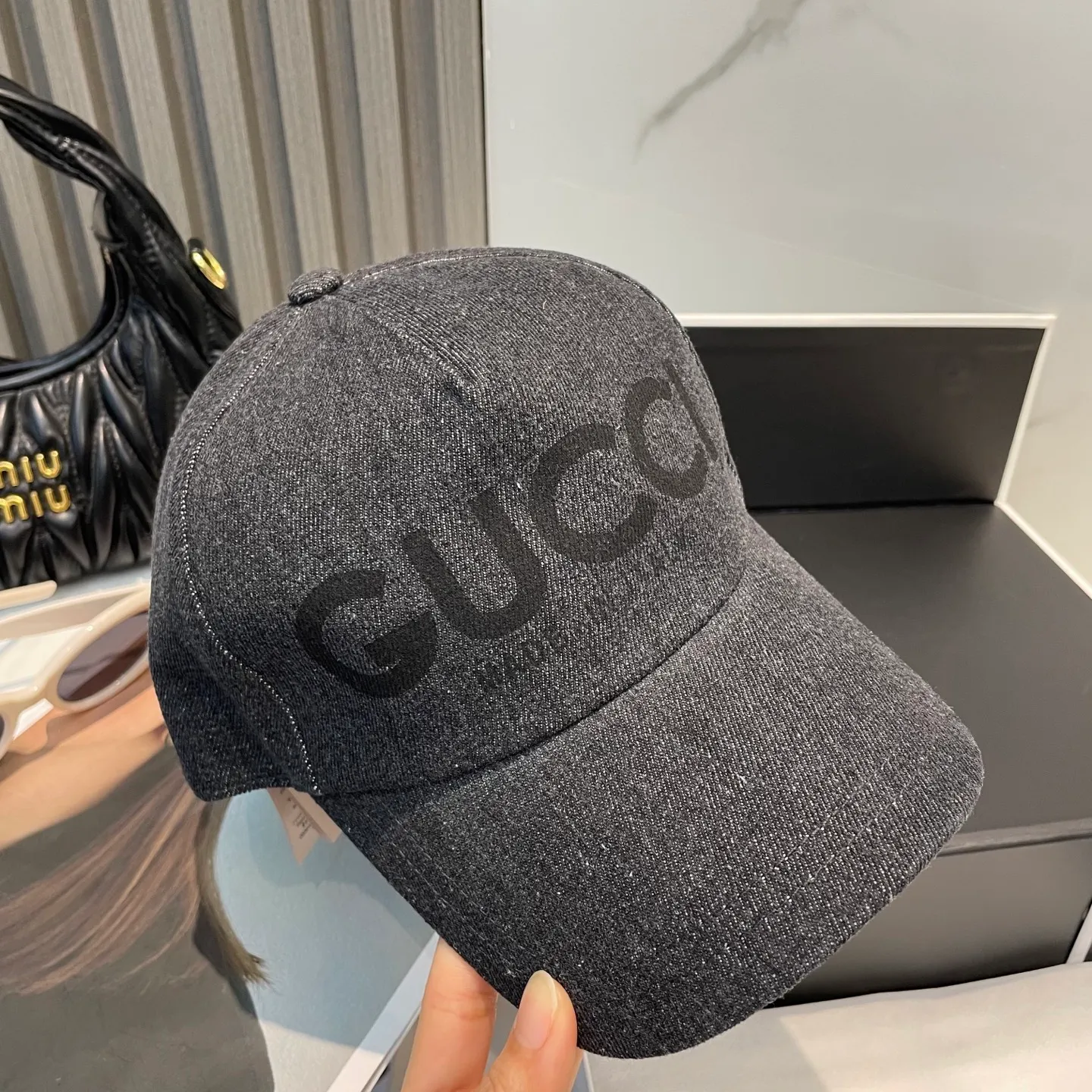 P70 GUCCI 2025 new washed denim baseball cap at the counter, very trendy! Casual and sports style, classic production, super easy to match!