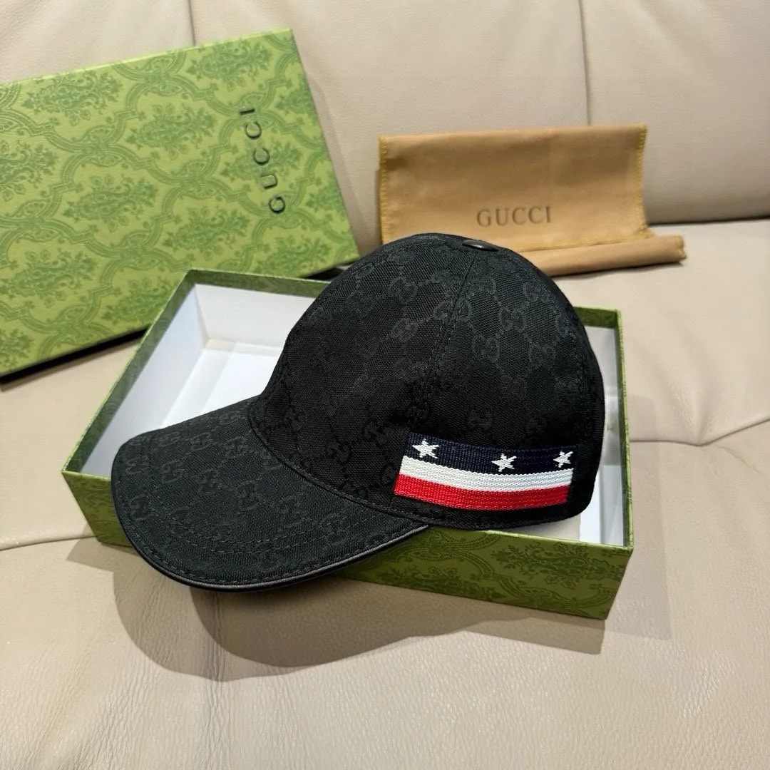 p90, Gucci (Gucci) classic original baseball cap, five-star webbing, 1:1 mold customization, original canvas + first-layer cowhide, popular purchasing agent, versatile style for men and women, great quality! The basic head circumference is 56cm, and the patch is adjustable.