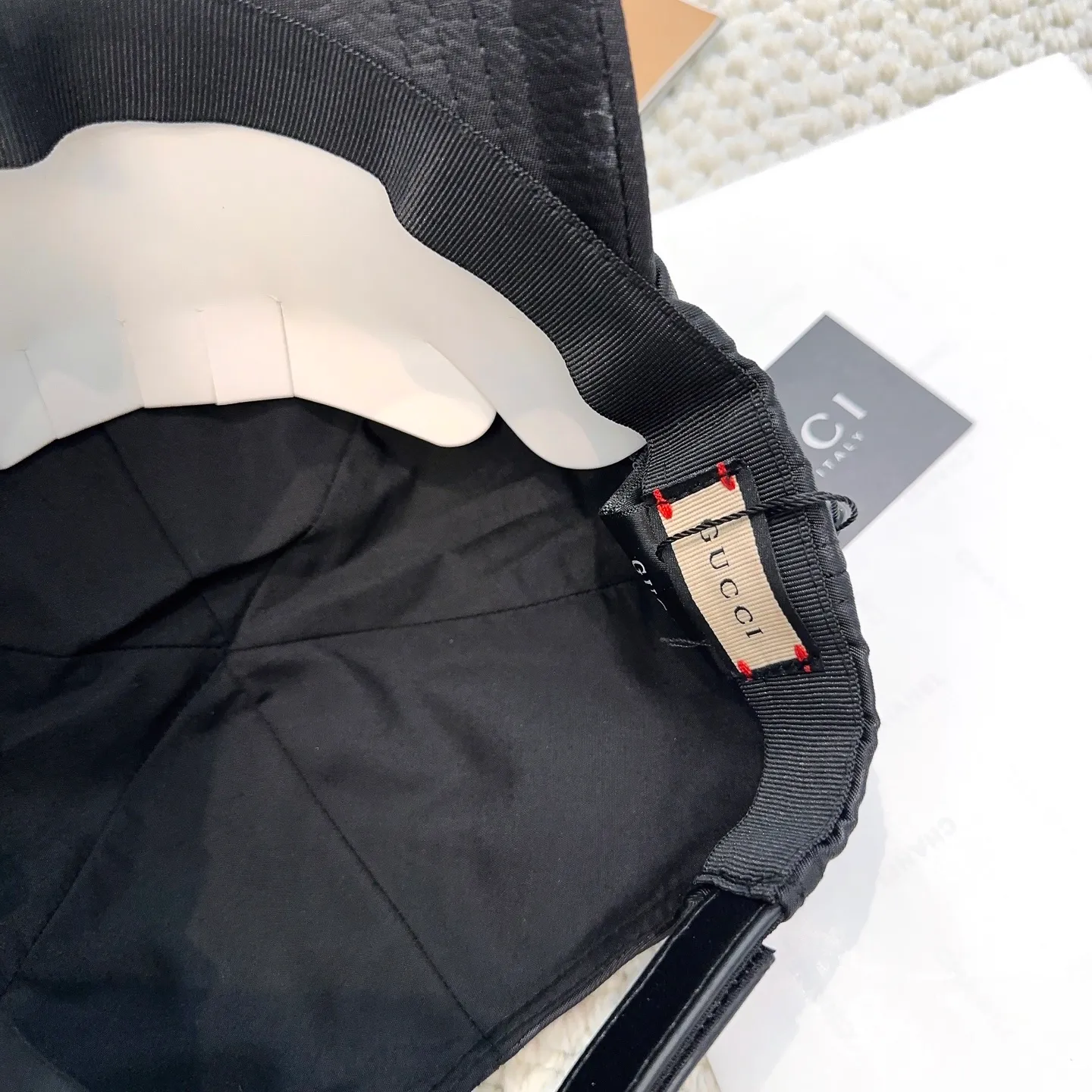 P66 original quality GUCCI Gucci baseball cap🧢Official website new product Gucci baseball cap🧢hot coming. The craftsmanship is very exquisite, high-end and classy! Low-key luxury, easy to carry! Running volume!