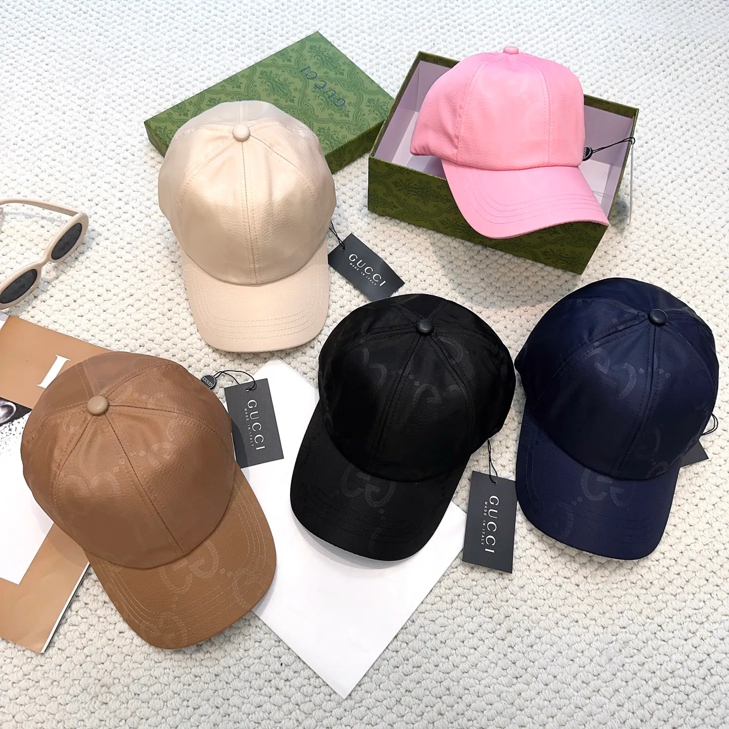 P66 original quality GUCCI Gucci baseball cap🧢Official website new product Gucci baseball cap🧢hot coming. The craftsmanship is very exquisite, high-end and classy! Low-key luxury, easy to carry! Running volume!