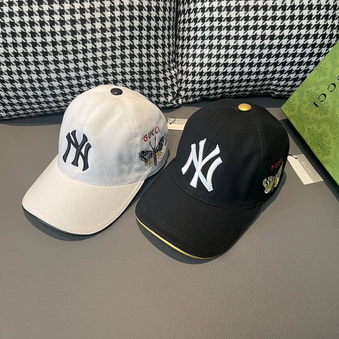P90, NY&Gucci (Gucci) cooperation model, the latest original baseball cap, 1:1 mold customization, heavy embroidery, details comparable to counters, original canvas fabric + first-layer cowhide, excellent quality! The first choice for handsome men and beautiful women, fashionable and versatile. The basic head circumference is 56cm, and the patch is adjustable. Black and white two colors