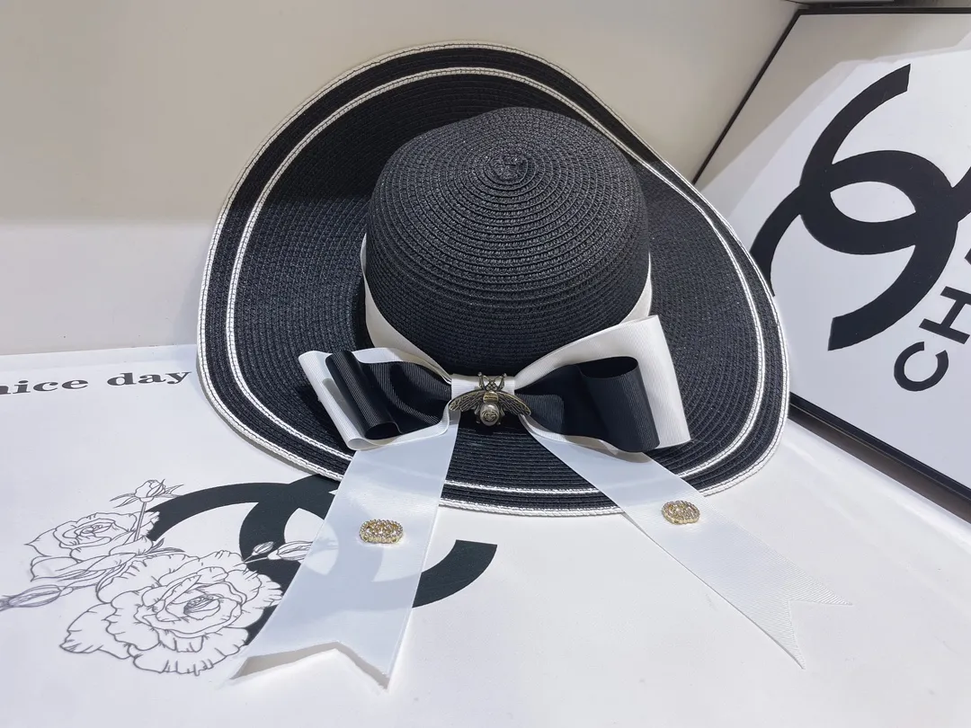 Gucci bow bee 🐝 flat brim hat