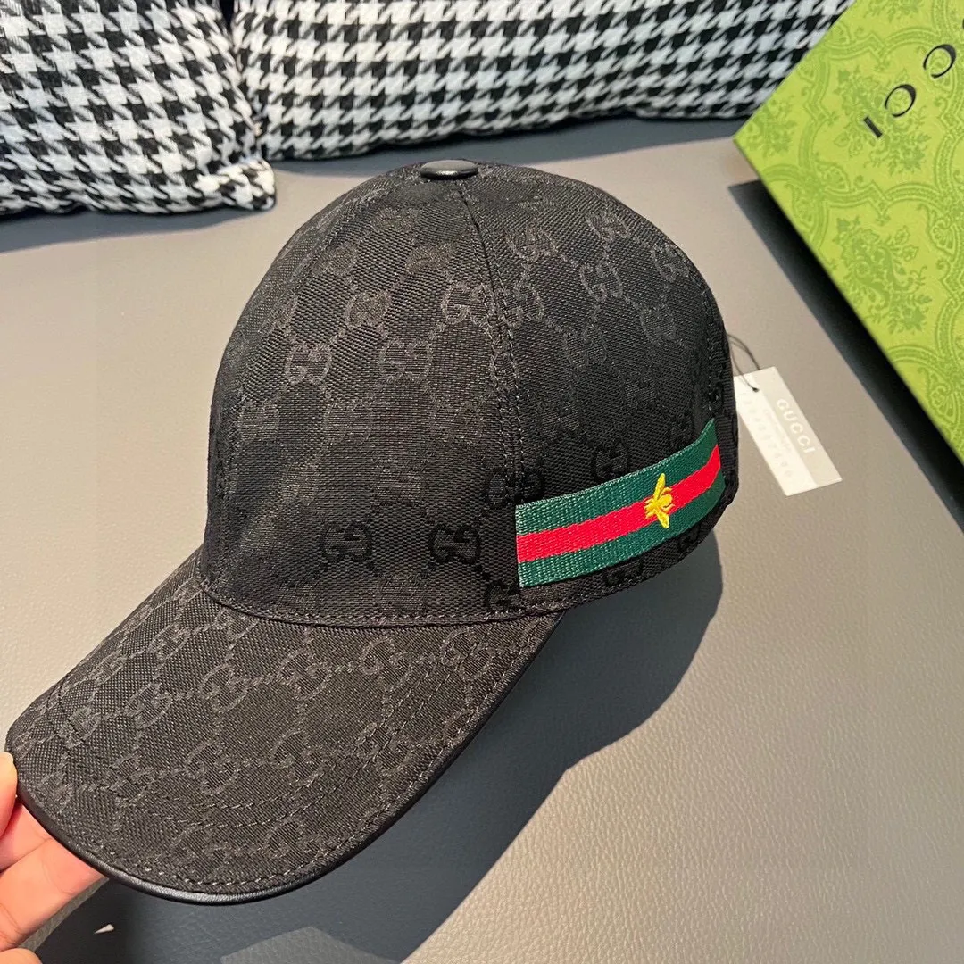 🉐️900,000-year-old classic model shipped!            , Gucci (Gucci) classic original baseball cap😍😍Little Bee, 1:1 mold opening and customization at the counter, the highest version, original canvas fabric + first layer of cowhide, pure cotton lining, light and breathable! Photographed in real life, suitable for men and women in all seasons, basic head circumference 56cm, adjustable patches.