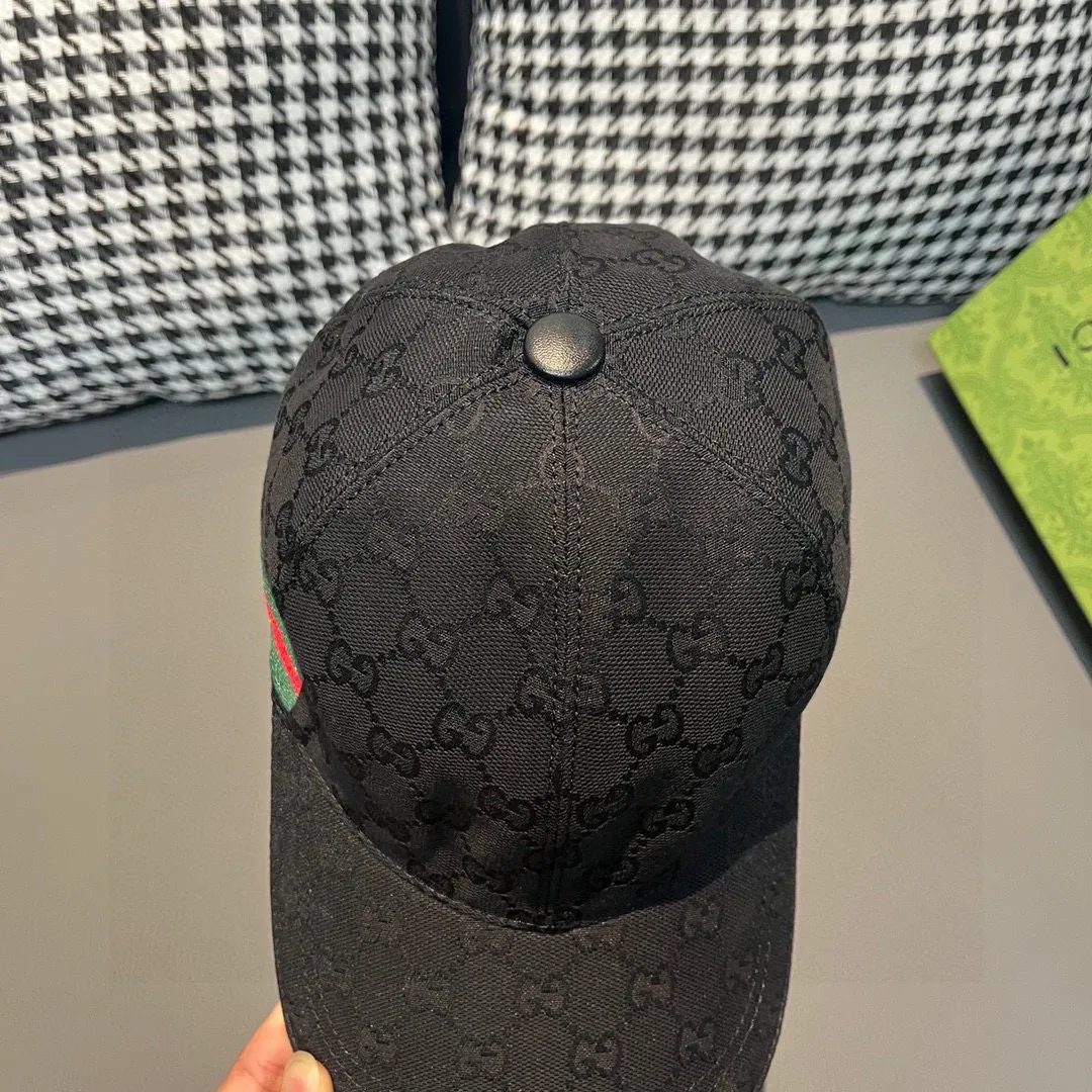 🉐️900,000-year-old classic model shipped!            , Gucci (Gucci) classic original baseball cap😍😍Little Bee, 1:1 mold opening and customization at the counter, the highest version, original canvas fabric + first layer of cowhide, pure cotton lining, light and breathable! Photographed in real life, suitable for men and women in all seasons, basic head circumference 56cm, adjustable patches.