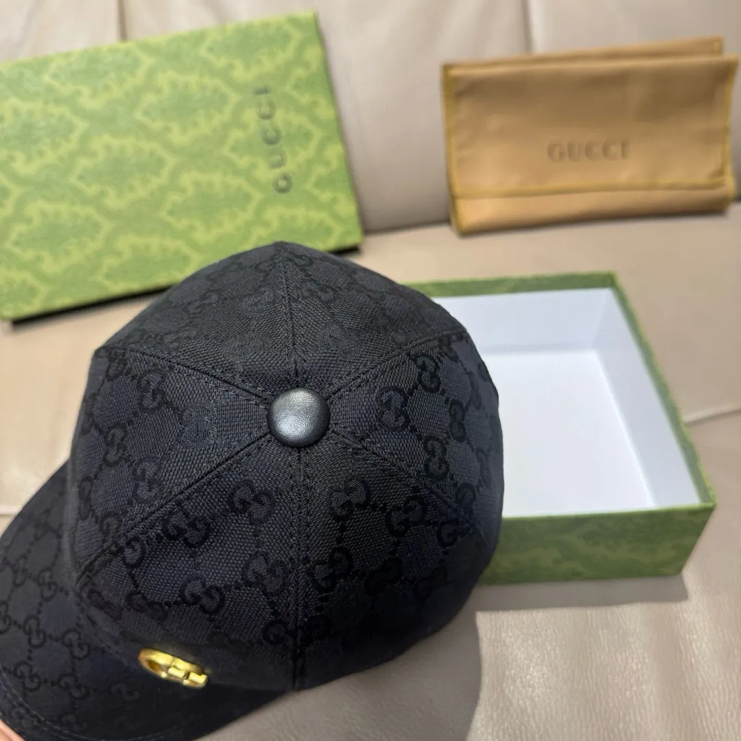 P90., Gucci (Gucci) new original baseball cap, metal double G, the latest model at the counter, 1:1 mold customization, genuine mold hardware, original canvas fabric + first-layer cowhide, original quality! The quality is great, the basic head circumference is 56cm, and the patch is adjustable.