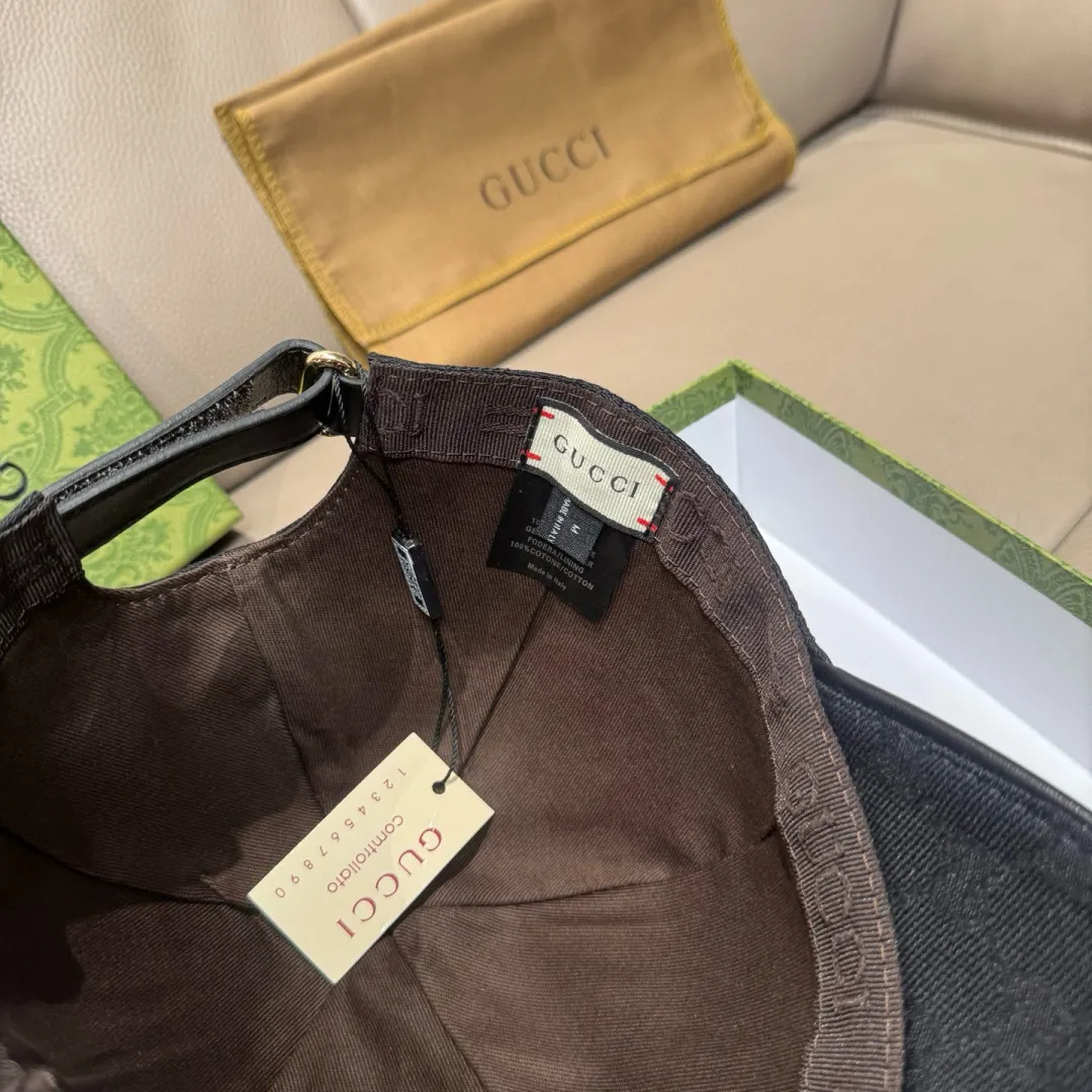 P90., Gucci (Gucci) new original baseball cap, metal double G, the latest model at the counter, 1:1 mold customization, genuine mold hardware, original canvas fabric + first-layer cowhide, original quality! The quality is great, the basic head circumference is 56cm, and the patch is adjustable.