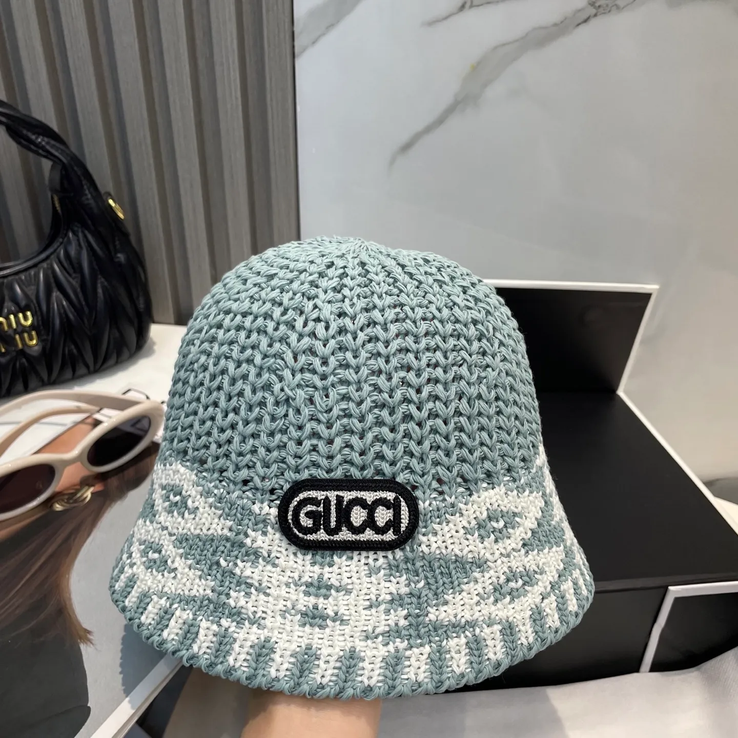 P70 Gucci's new knitted hat, made with high density, a super tasteful knitted hat~the first choice for going out on the street! The shape of the hat is super nice, the color is perfect, and it’s light to carry! A must-have for little fairies🧚Head circumference 57cm