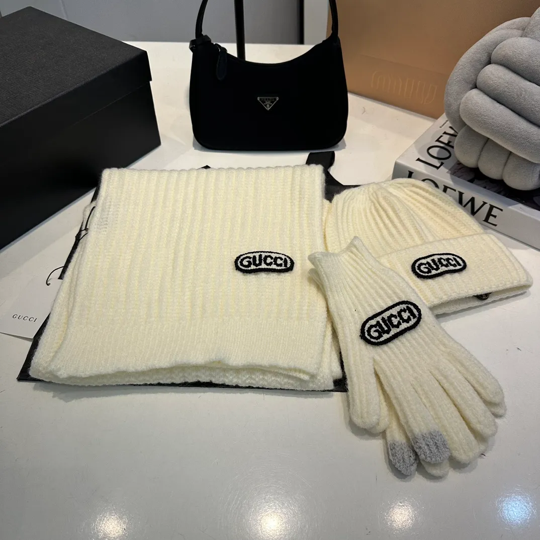 P180 Gucci Gucci three-piece set👏rabbit wool + cashmere knitted scarf and hat set, warm and fashionable, comfortable and soft texture, versatile style💑unisex, couple style