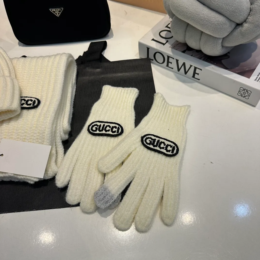 P180 Gucci Gucci three-piece set👏rabbit wool + cashmere knitted scarf and hat set, warm and fashionable, comfortable and soft texture, versatile style💑unisex, couple style