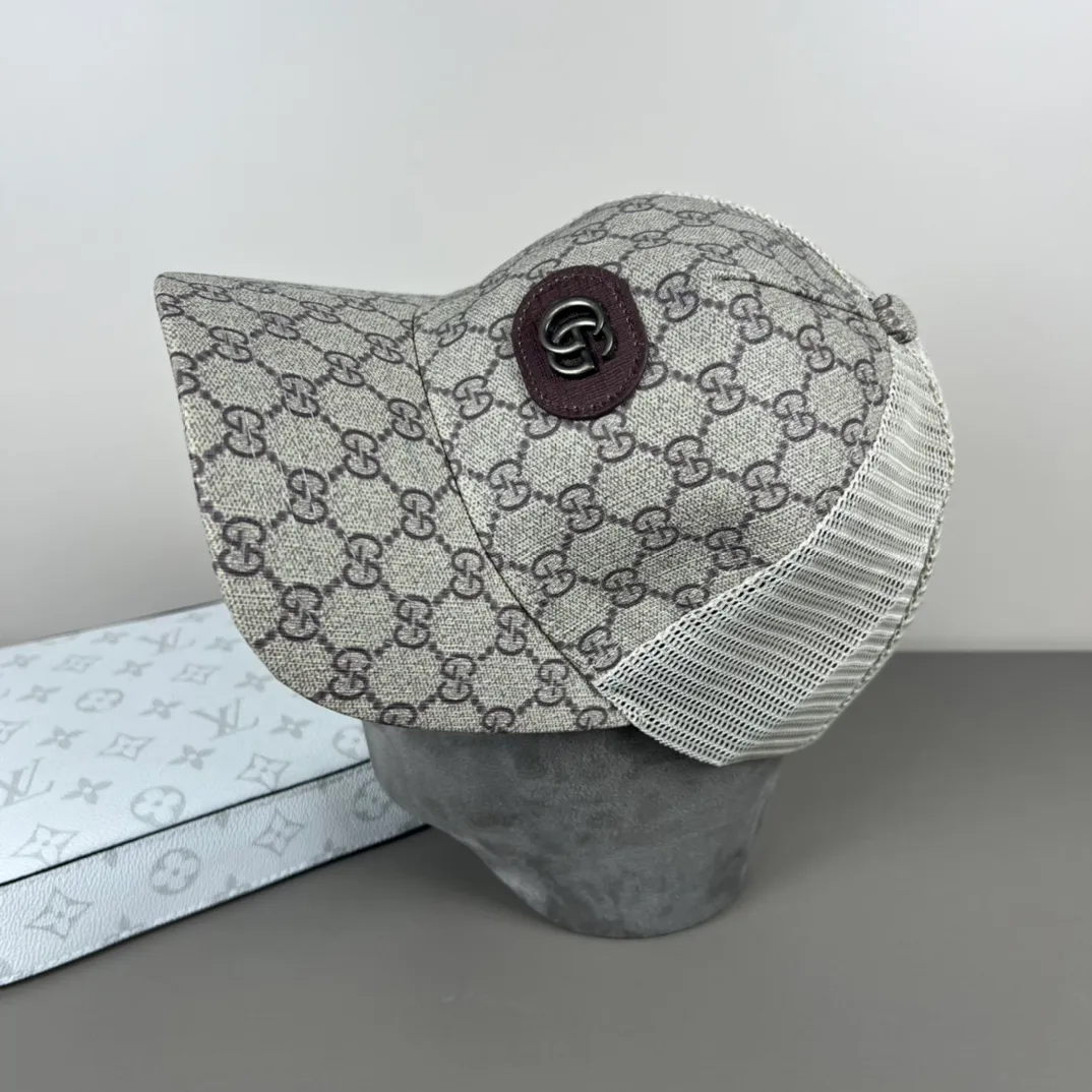 P56💰Gucci Baseball Cap♥️GUCCI🧢Official website new product, baseball cap, original quality, hot arrival 🔥🎩 The craftsmanship is very exquisite, high-end and classy! Low-key luxury, easy to carry! Running volume!