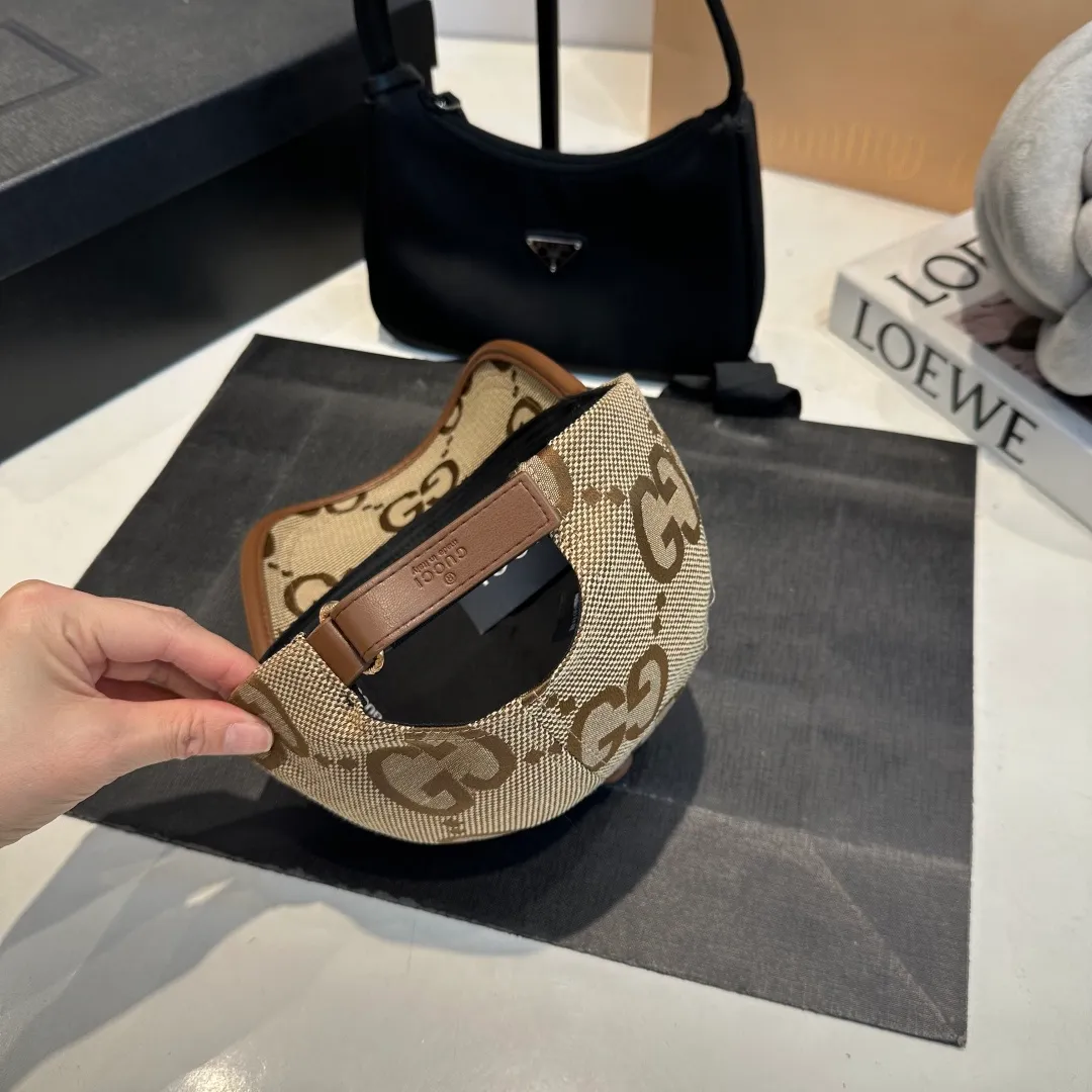 P60 Gucci new original baseball cap 🧢, exquisite and pure, stylish and stylish, cool and fashionable, out of stock at the counter, popular, great quality