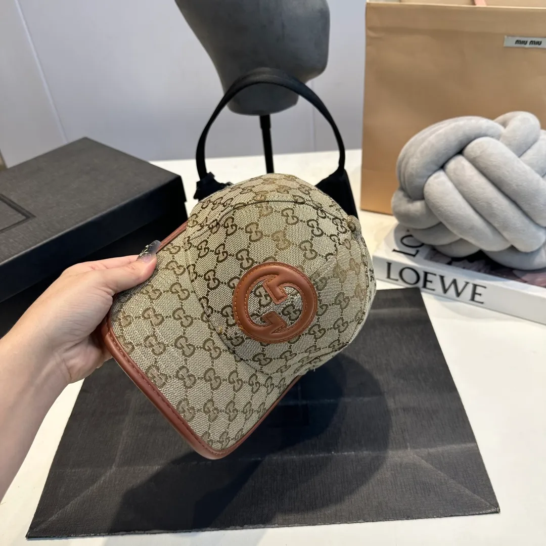 P56 GUCCI 2025 new baseball cap at the counter, very trendy! Casual and sports style, classic production, super easy to match with clothes