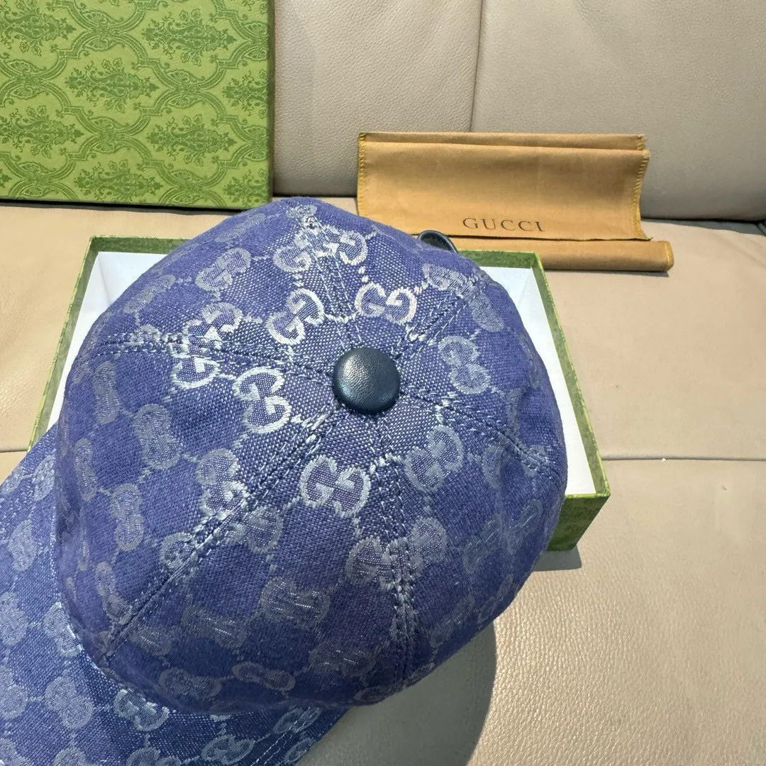 P90., Gucci (Gucci) new original baseball cap, metal small double G, the latest model at the counter, 1:1 mold customization, genuine mold hardware, original canvas fabric + first-layer cowhide, original quality! The quality is great, the basic head circumference is 56cm, and the patch is adjustable.