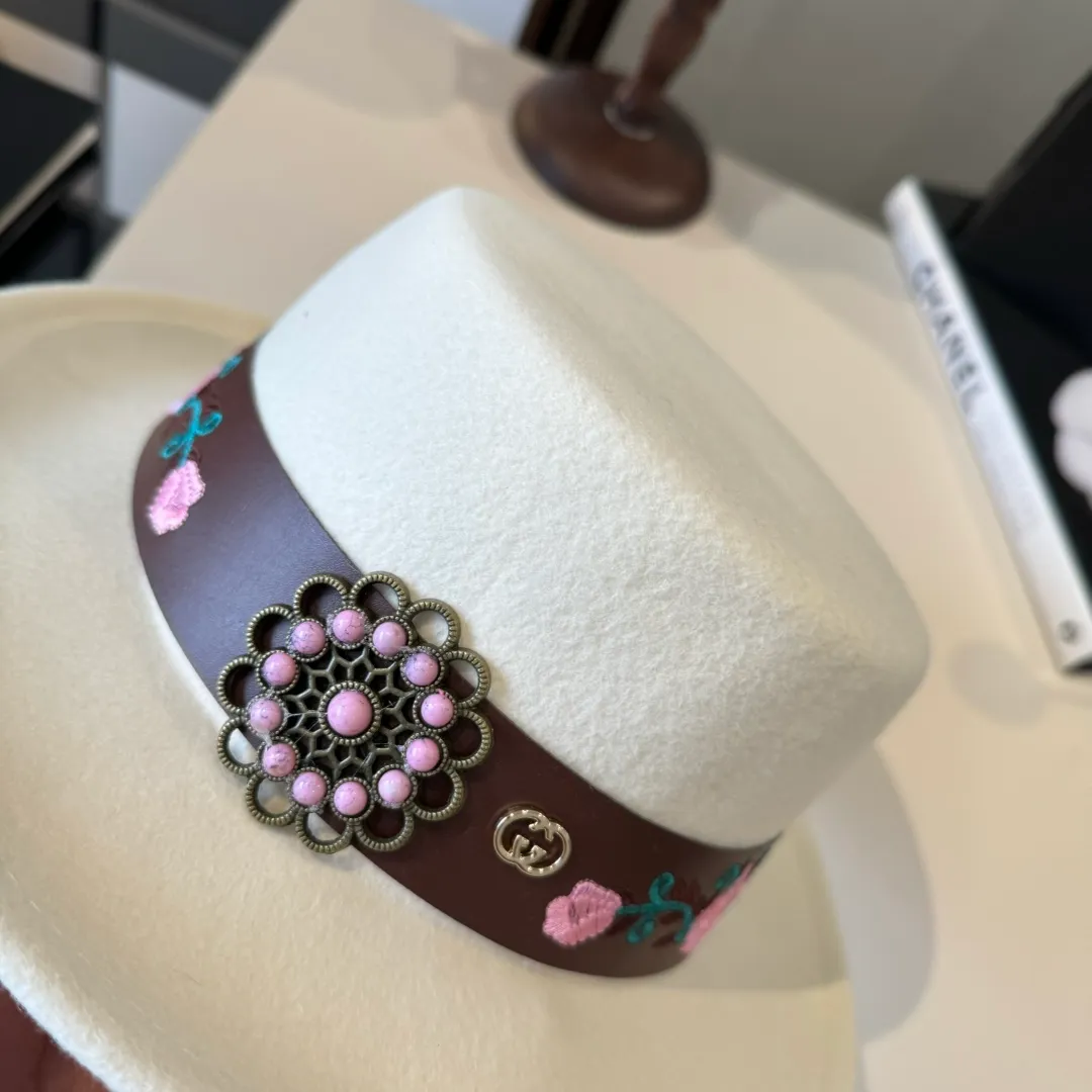 💰210¥ White Gucci new wool top hat, flat top hat, 100% wool fabric 🦙%, head circumference 57cm