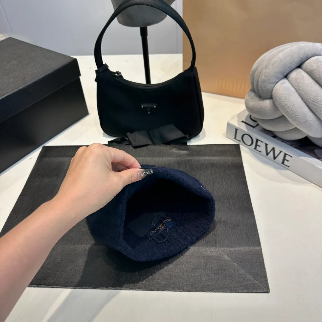 P56 LV Louis new autumn and winter style wool hat, 100% wool fabric🐑