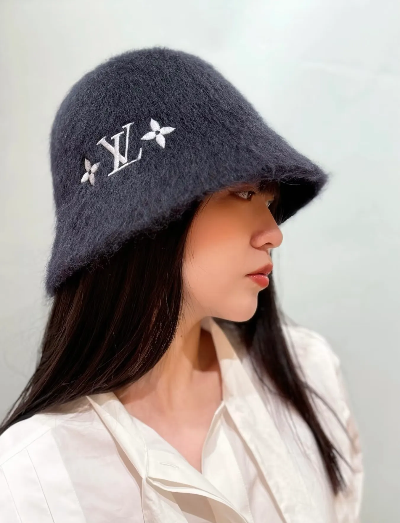 2️⃣5️⃣ꫛꫀꪝ New style for autumn and winter 🐑LV cashmere brushed embroidered logo fisherman hat ❄️High quality, super flattering and small 👌Fashionable and versatile, the same style as the counter star~winter atmosphere 🛒Camel Gray White Black