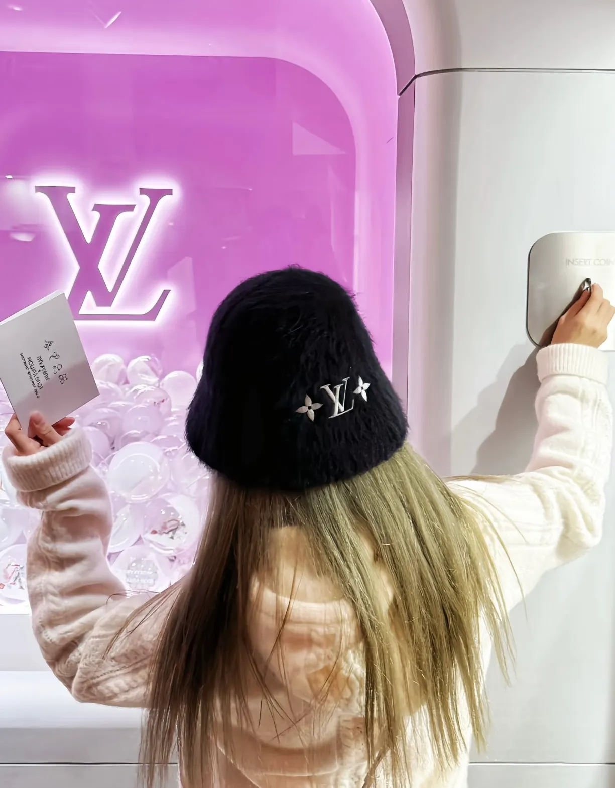 2️⃣5️⃣ꫛꫀꪝ New style for autumn and winter 🐑LV cashmere brushed embroidered logo fisherman hat ❄️High quality, super flattering and small 👌Fashionable and versatile, the same style as the counter star~winter atmosphere 🛒Camel Gray White Black