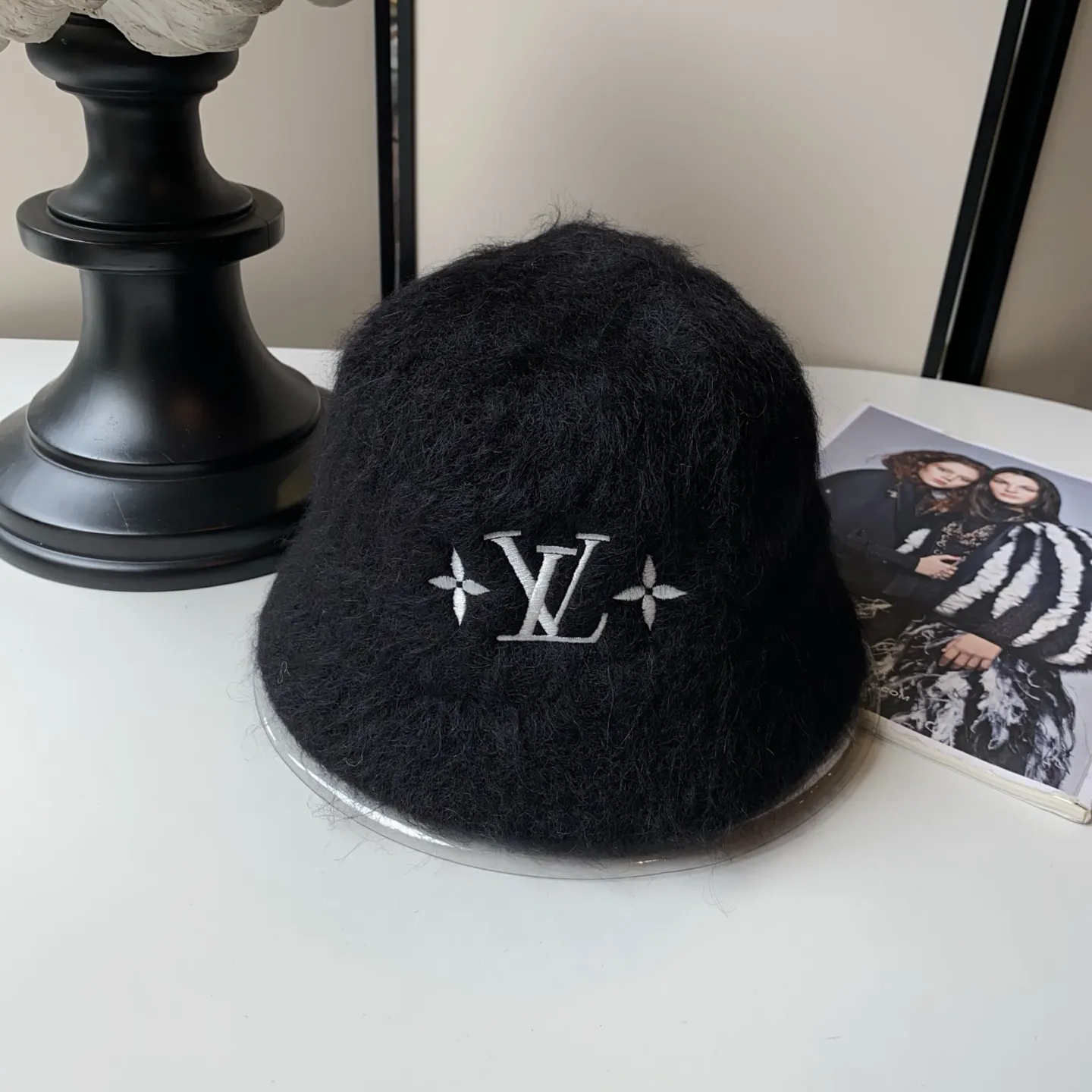 2️⃣5️⃣ꫛꫀꪝ New style for autumn and winter 🐑LV cashmere brushed embroidered logo fisherman hat ❄️High quality, super flattering and small 👌Fashionable and versatile, the same style as the counter star~winter atmosphere 🛒Camel Gray White Black